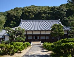 法堂（本堂）慶安元年（1648）伏見桃山城の遺構より建立 血染の天井、鶯張りの廊下がある